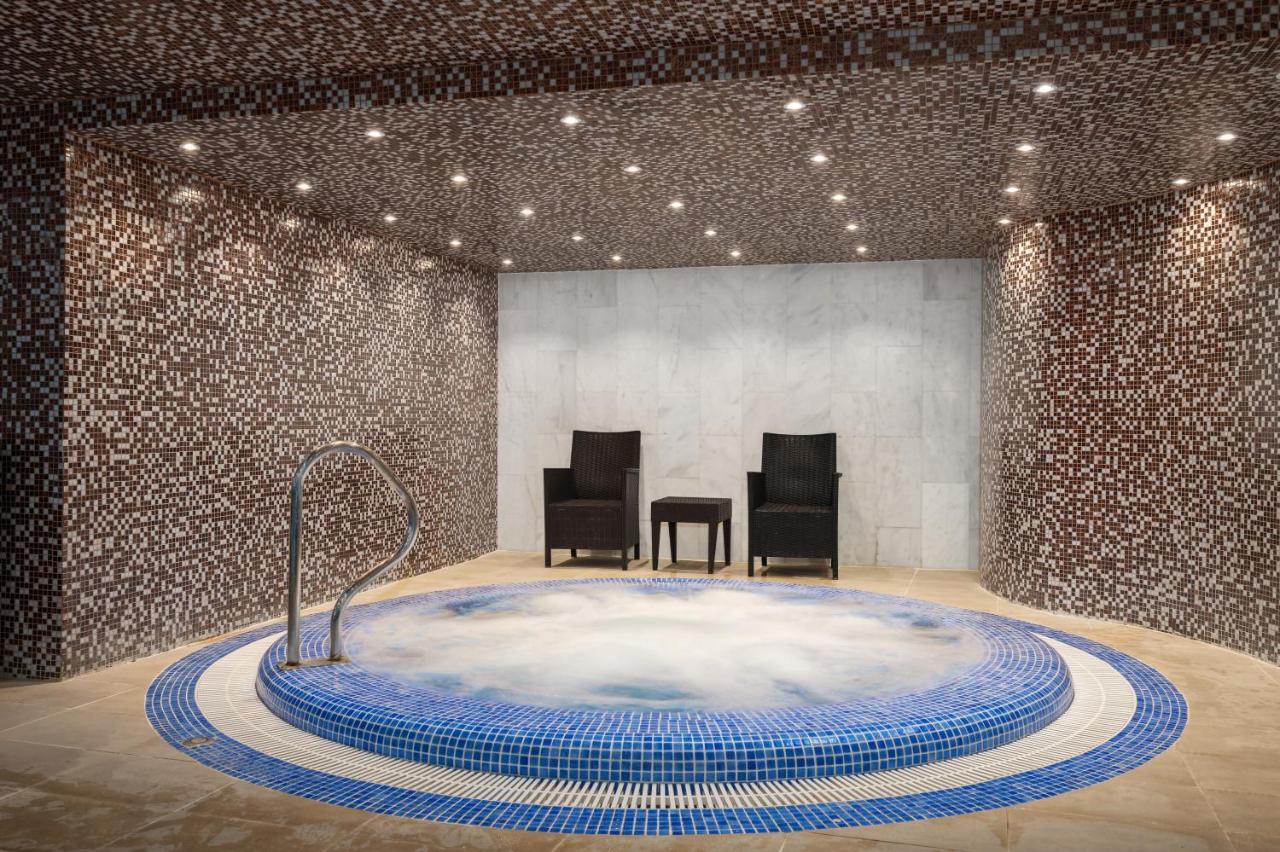 Titanic Hotel & Spa Sulaymaniyah Exterior foto A whirlpool