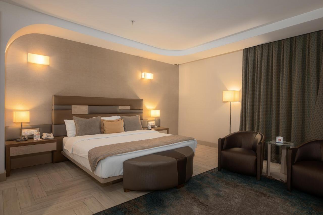 Titanic Hotel & Spa Sulaymaniyah Exterior foto A bedroom at the hotel
