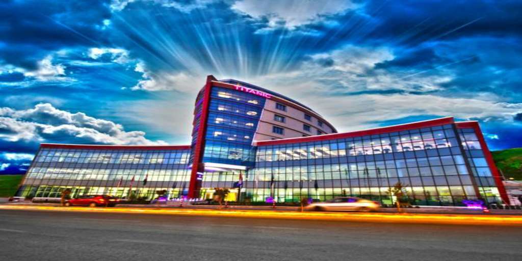 Titanic Hotel & Spa Sulaymaniyah Exterior foto The headquarters of Turkmen Airlines in Ashgabat
